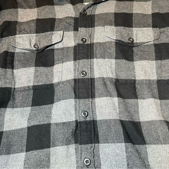American Eagle Super Soft Flannel Shirt Black Gray Plaid – Size Large - Picture 4 of 8